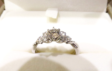 いい夫婦の新作マリッジリング！以前購入された婚約指輪とセットになるデザイン