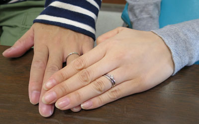 幅広&艶消のお洒落なデザインが特徴のPROMESSAの結婚指輪を即納！
